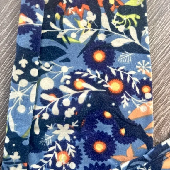 LulaRoe leggings OS - LuLa is known for their butter soft leggings!! - Picture 2 of 3